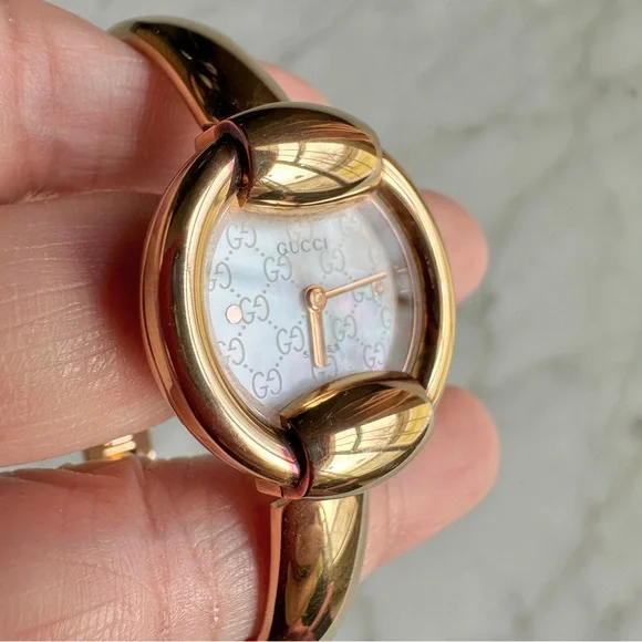 Gucci Gold Cuff Bracelet Watch Mother of Pearl Face Swiss Made 1400 L - Picture 2 of 13